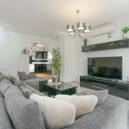Presidential Suite Villamartin Plaza Av Brisas 67 阿利坎特 外观 照片